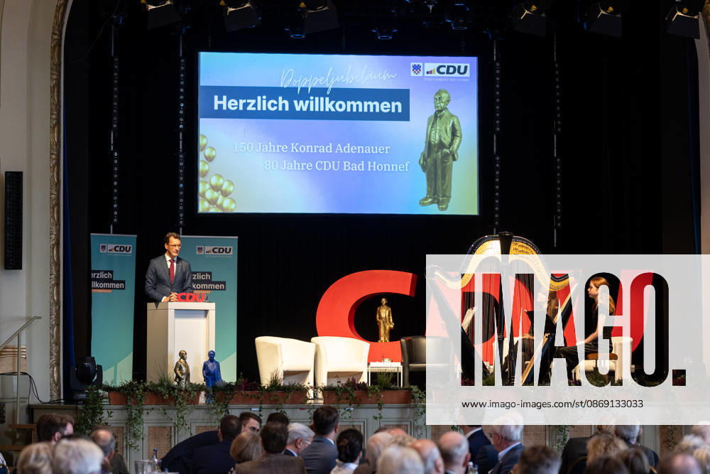 Festakt zu 150 Jahren Adenauer und 80 Jahren CDU Bad Honnef - 10.10.26 Rede von NRW Ministerpräsident Hendrik WÜST (CDU) - Festakt zu 150 Jahren Konrad Adenauer und 80 Jahren CDU Bad Honnef im Kursaal in Bad Honnef. Adenauer, der erste Bundeskanzler, wurde am 5. Januar 1876 geboren und lebte in Rhöndorf. Die CDU Bad Honnef feierte ihr 80-jähriges Bestehen. Bad Honnef Kursaal Nordrhein-Westfalen Deutschland