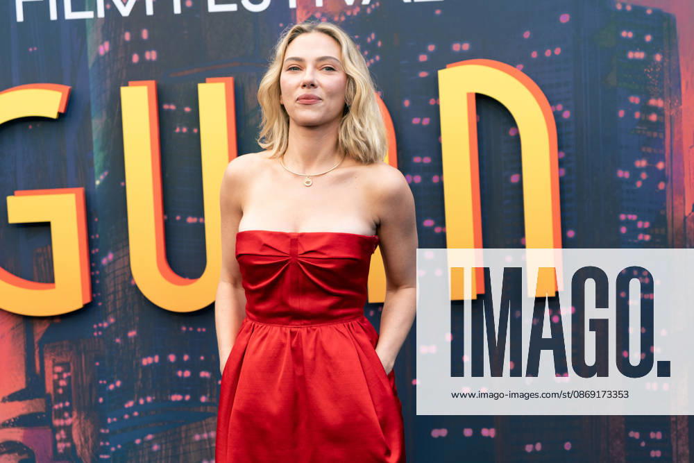 Scarlett Johansson attends the Ray Gunn Gala during the 70th BFI London Film Festival at The Royal Festival Hall. London United Kingdom - ZUMAs197 20261010_aaa_s197_580