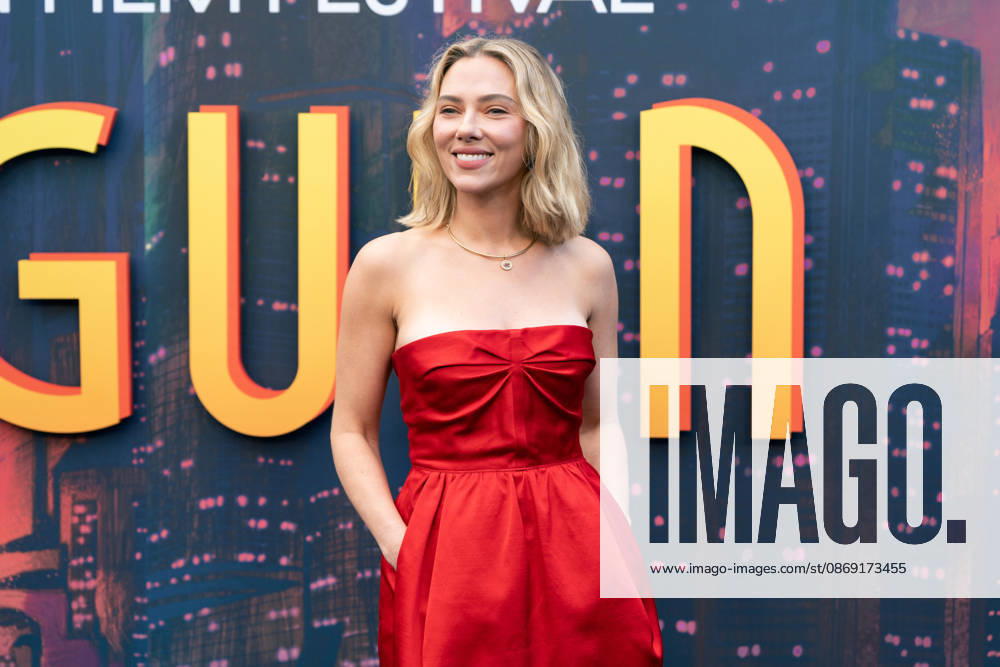 Scarlett Johansson attends the Ray Gunn Gala during the 70th BFI London Film Festival at The Royal Festival Hall. London United Kingdom - ZUMAs197 20261010_aaa_s197_587
