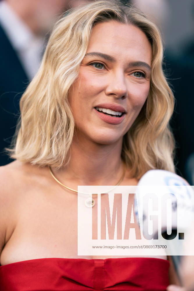 Scarlett Johansson attends the Ray Gunn Gala during the 70th BFI London Film Festival at The Royal Festival Hall. London United Kingdom - ZUMAs197 20261010_aaa_s197_592