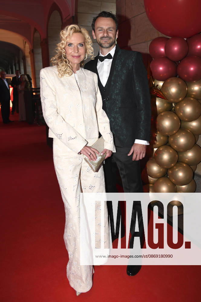 Victoria Herrmann mit Ehemann David Böthig bei der 18. Hope Gala 2026 im Schauspielhaus. Dresden