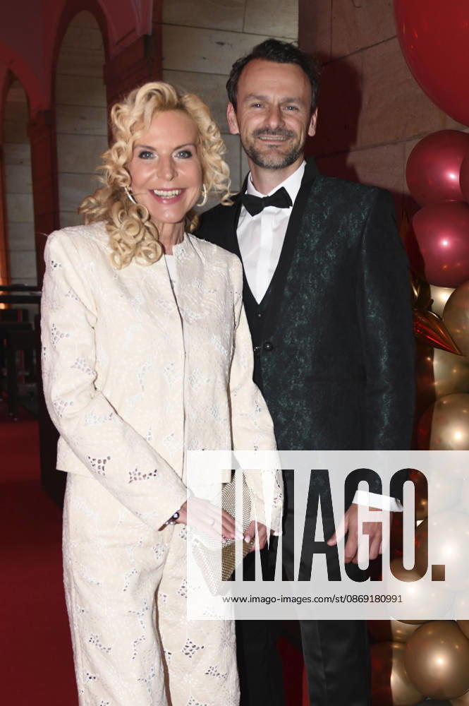 Victoria Herrmann mit Ehemann David Böthig bei der 18. Hope Gala 2026 im Schauspielhaus. Dresden