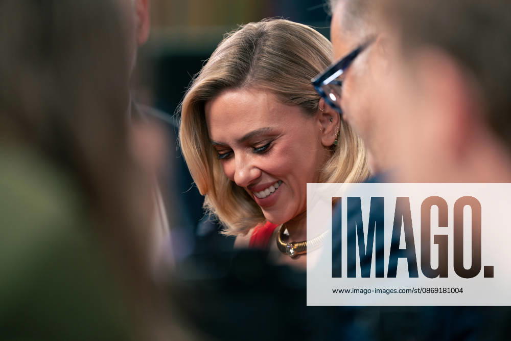 Scarlett Johansson attends the premiere of Paper Tiger during the 70th BFI London Film Festival at the Royal Festival Hall. London United Kingdom - ZUMAs197 20261010_aaa_s197_783