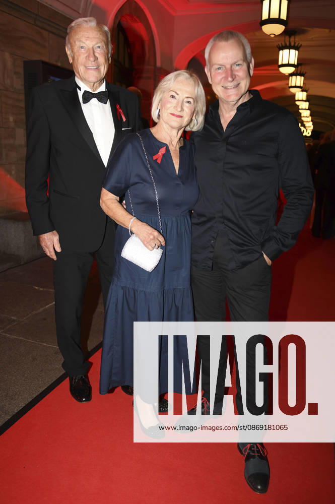 Eduard Geyer, Angelika Geyer und Dirk Michaelis bei der 18. Hope Gala 2026 im Schauspielhaus. Dresden