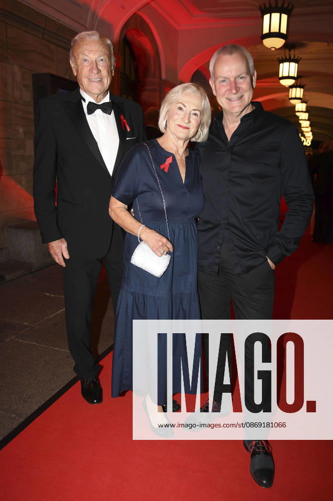 Eduard Geyer, Angelika Geyer und Dirk Michaelis bei der 18. Hope Gala 2026 im Schauspielhaus. Dresden