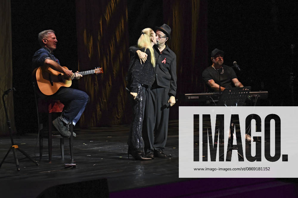 Anna Loos mit Ehemann Jan Josef Liefers bei der 18. Hope Gala 2026 im Schauspielhaus. Dresden