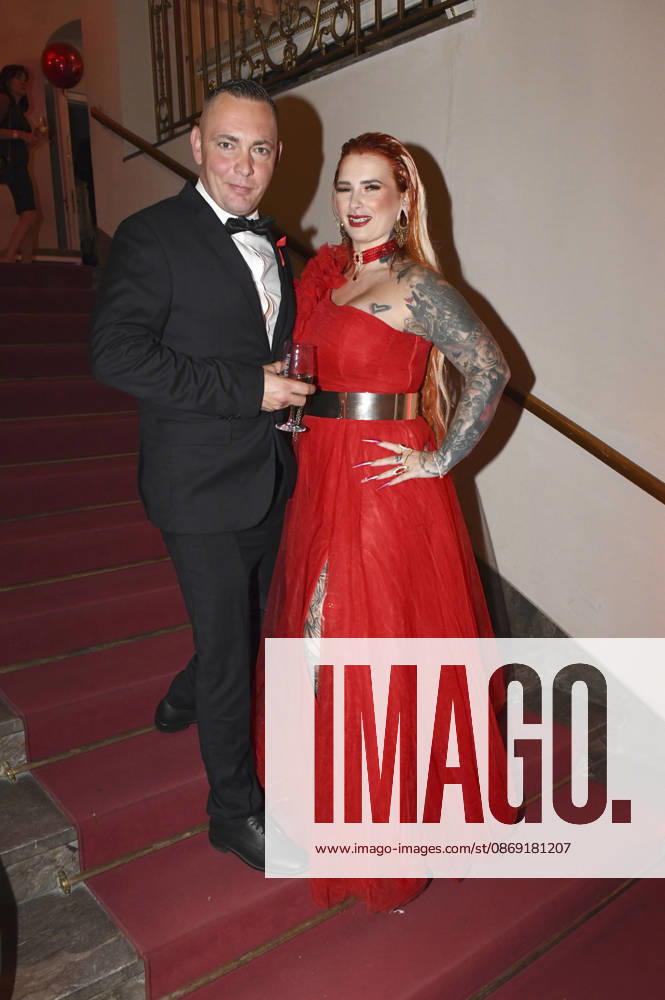 Lyn Künstner mit Gast bei der 18. Hope Gala 2026 im Schauspielhaus. Dresden