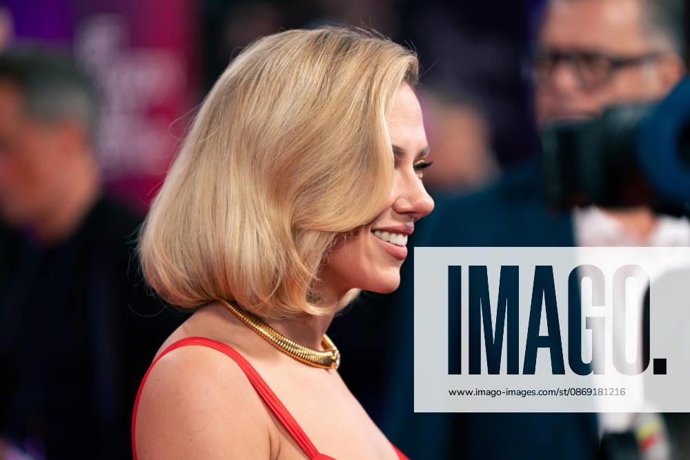 Scarlett Johansson attends the premiere of Paper Tiger during the 70th BFI London Film Festival at the Royal Festival Hall. London United Kingdom - ZUMAs197 20261010_aaa_s197_799