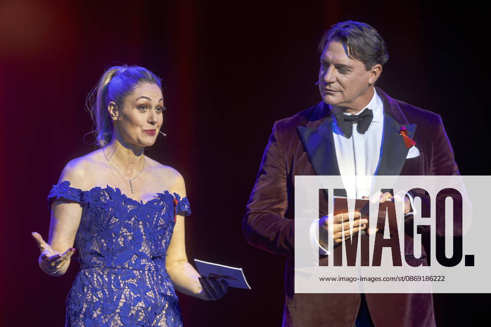 Ruth Moschner und Benjamin Bieneck sind die Moderatoren der 18. HOPE Gala im Schauspielhaus Dresden. Die HOPE-Gala Dresden ist eine Benefizveranstaltung, die das Kinderprojekt HOPE Cape Town in Südafrika in seinem Engagement für Gesundheit, Förderung und Bildung von Kindern und jungen Erwachsenen in den Townships rund um Kapstadt unterstützt.