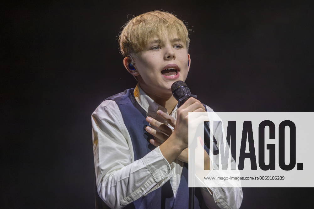 Auftritt von Bjarne - u.a.- bekannt durch seine Teilnahme bei The Voice Kids und dem Junior Eurovision Song Contest (JESC) 2024 während der 18. HOPE Gala im Schauspielhaus Dresden. Die HOPE-Gala Dresden ist eine Benefizveranstaltung, die das Kinderprojekt ãHOPE Cape TownÒ in Südafrika in seinem Engagement für Gesundheit, Förderung und Bildung von Kindern und jungen Erwachsenen in den Townships rund um Kapstadt unterstützt.