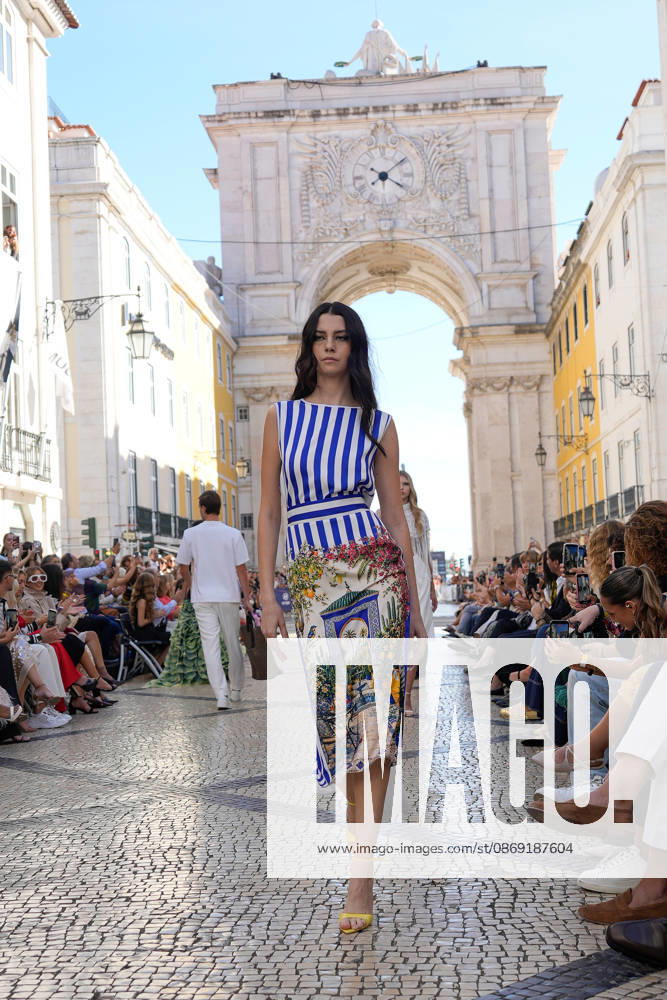Lisbon Fashion Week in Lisboa, Portugal - 10 Oct 2026 A model walks the runway during Carlos Gil fashion show at ModaLisboa Priority, Lisbon Fashion Week in Lisboa. Lisbon Portugal
