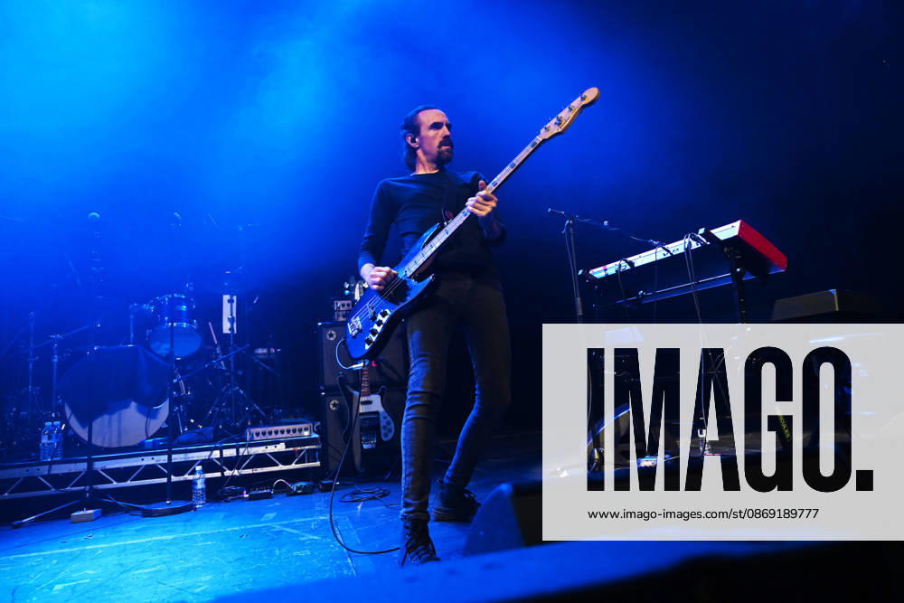 The Slow Readers Club LONDON, ENGLAND - OCTOBER 10: James Ryan of ˜The Slow Readers Club performing at Roundhouse, Chalk Farm on October 10 in London, England. CAP MAR MAR Great Britain UK