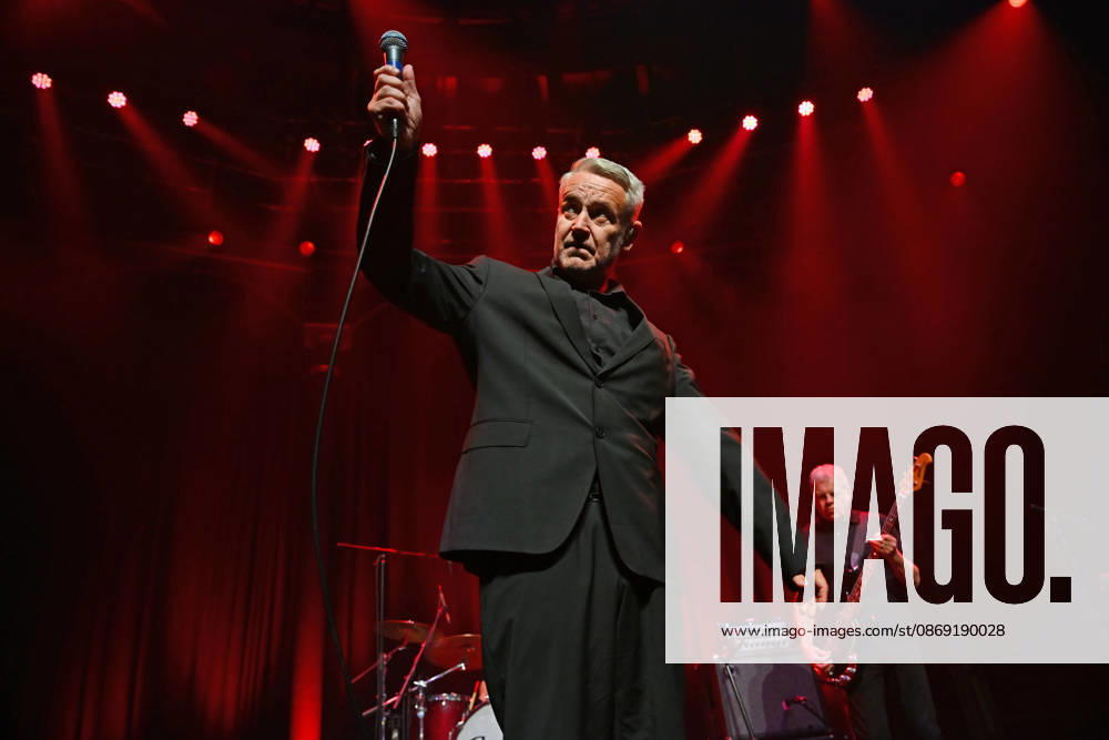 ˜Gene performing at Roundhouse, London LONDON, ENGLAND - OCTOBER 10: Martin Rossiter and Kevin Miles of ˜Gene performing at Roundhouse, Chalk Farm on October 10 in London, England. CAP MAR MAR Great Britain UK