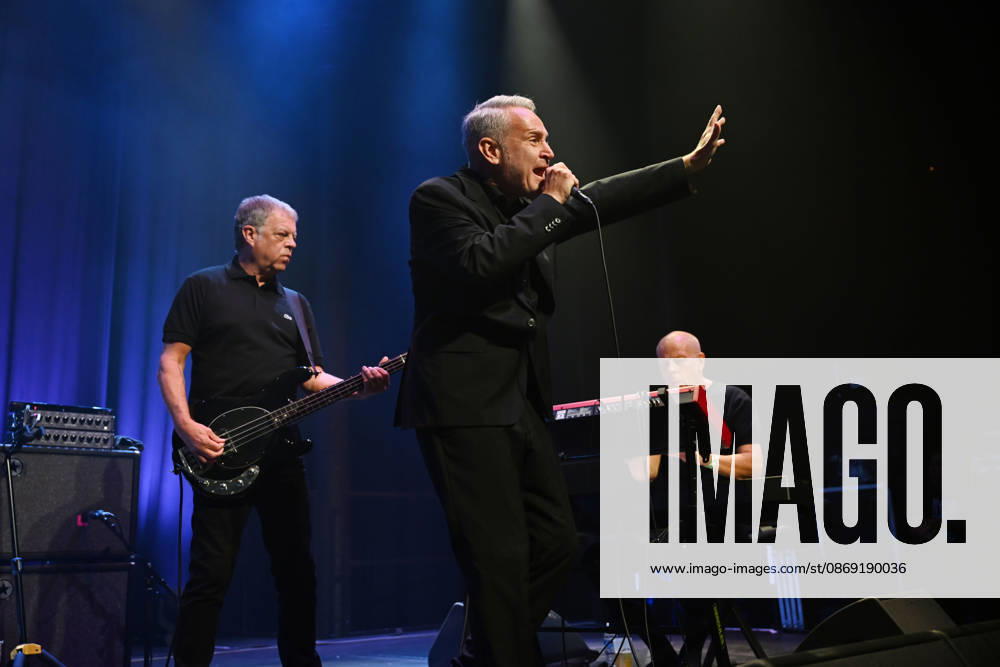 ˜Gene performing at Roundhouse, London LONDON, ENGLAND - OCTOBER 10: Kevin Miles, Martin Rossiter and Mick Talbot of ˜Gene performing at Roundhouse, Chalk Farm on October 10 in London, England. CAP MAR MAR Great Britain UK