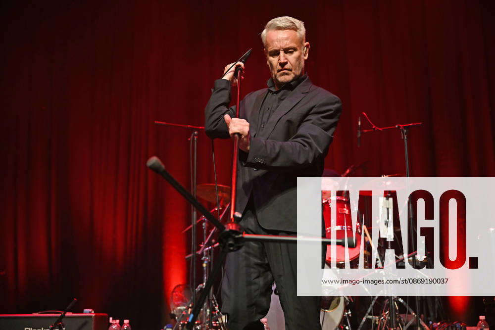 ˜Gene performing at Roundhouse, London LONDON, ENGLAND - OCTOBER 10: Martin Rossiter of ˜Gene performing at Roundhouse, Chalk Farm on October 10 in London, England. CAP MAR MAR Great Britain UK