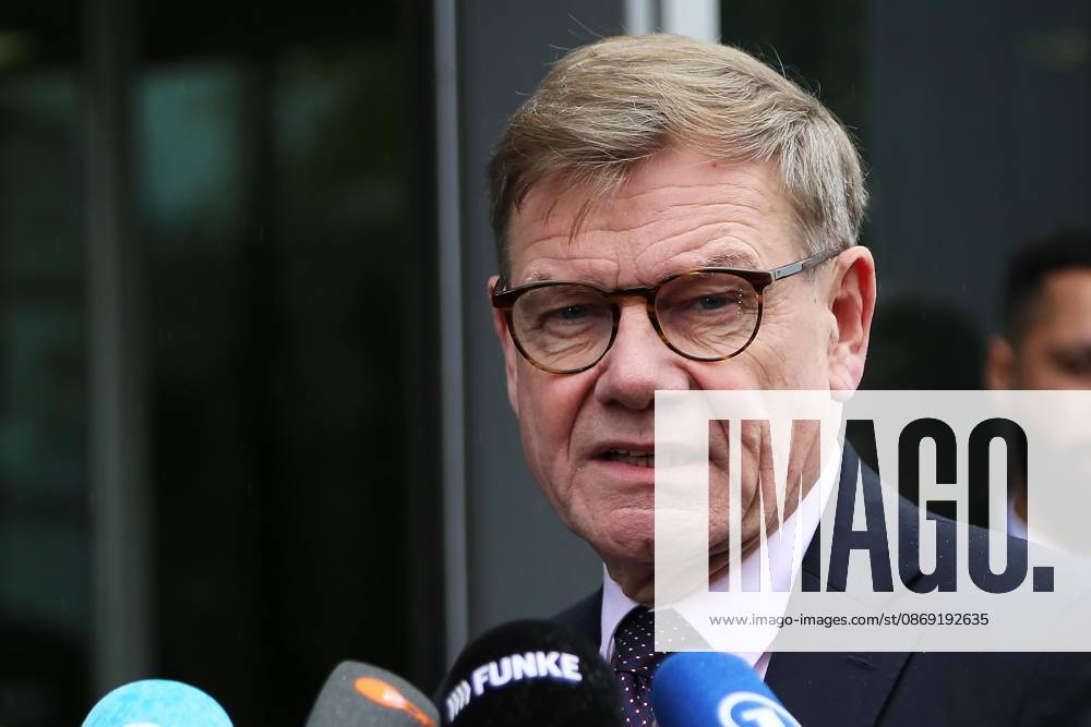 Berlin, Deutschland, 11.10.2026: Konrad-Adenauer-Haus: CDU-Gremiensitzung: Bundesminister des Auswärtigen Johann Wadephul (CDU) bei einem Statement.