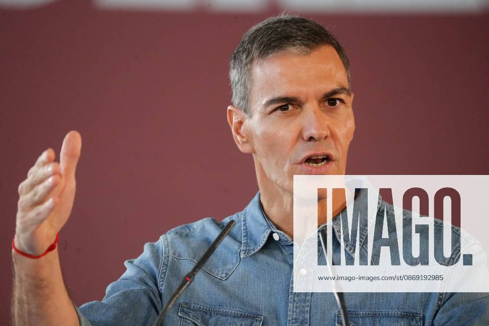 Pedro Sánchez Speaks at a Pre-Campaign Event in Ponferrada, León The Secretary-General of the PSOE and Prime Minister, Pedro Sánchez, during a PSOE pre-campaign event at La Térmica Cultural in Ponferrada on October 11, 2026, in Ponferrada, León, Castile and León, Spain. The Prime Minister and Secretary-General of the PSOE, Pedro Sánchez, kicked off the pre-campaign for the general election on November 29 this weekend with two events: on Saturday in Dos Hermanas, Seville, and today in Ponferrada, León, at the Térmica Cultural of the Energy Foundation, October 11, 2026, Ponferrada, León, Castile and León, Spain