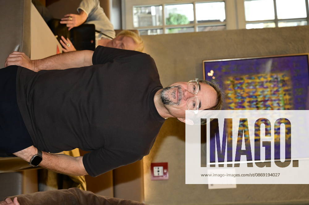Jan Josef Liefers bei der Vernissage der Ausstellung Goldener Reigen von Jens-Christian Wittig im Kastenmeiers im Taschenbergpalais in Dresden. Dresden