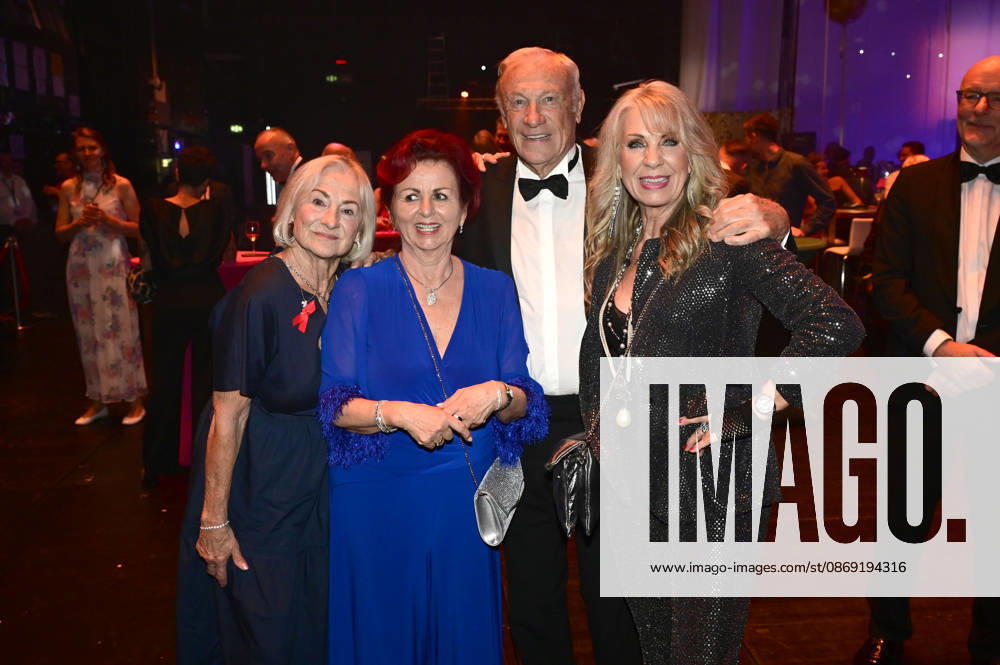 Angelika Geyer, Viola Klein, Eduard Geyer und Petra Zieger bei der 18. Hope Gala 2026 im Schauspielhaus. Dresden