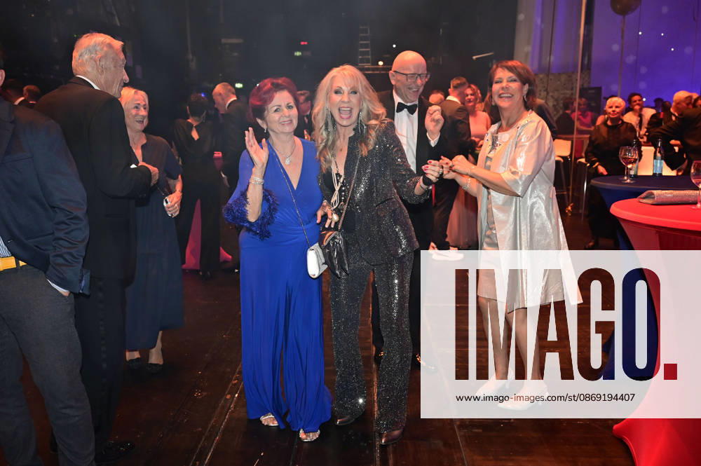 Eduard Geyer, Angelika Geyer, Viola Klein, Petra Zieger, Alexander Putz und Janina Hartwig bei der 18. Hope Gala 2026 im Schauspielhaus. Dresden