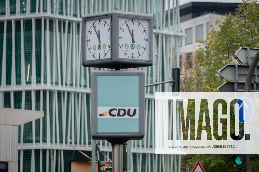 Berlin, Konrad-Adenauer-Haus, CDU Berlin, Konrad-Adenauer-Haus, CDU, Präsidiumsklausurtagung, Uhr 5 vor 12 Berlin Berlin GER