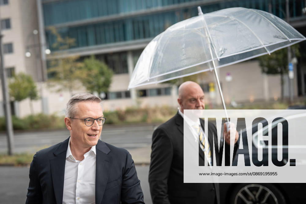 Bundesminister für Digitales und Staatsmodernisierung, Karsten Wildberger, bei seiner Ankunft;Präsidiumsklausurtagung der CDU Deutschlands in Berlin, Oktober 2026, Berlin Berlin Deutschland Konrad-Adenauer-Haus