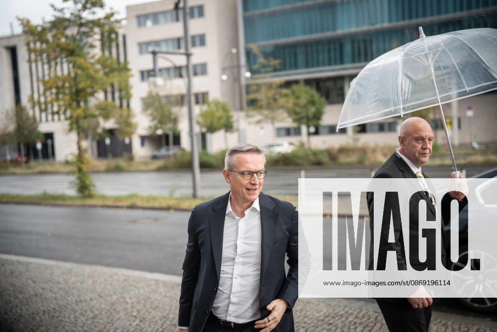 Bundesminister für Digitales und Staatsmodernisierung, Karsten Wildberger, bei seiner Ankunft;Präsidiumsklausurtagung der CDU Deutschlands in Berlin, Oktober 2026, Berlin Berlin Deutschland Konrad-Adenauer-Haus