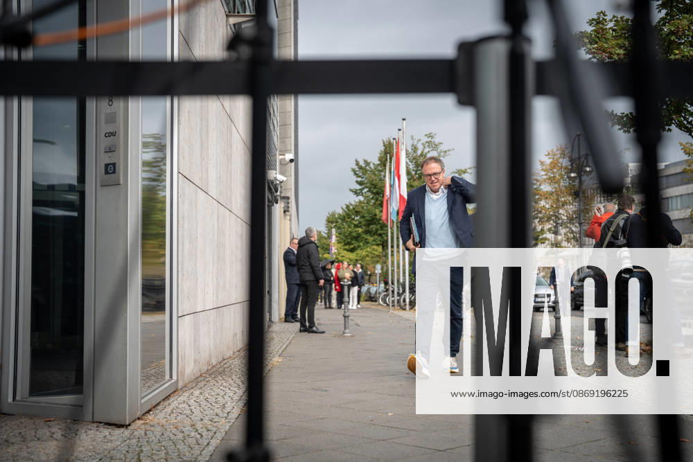 Mario Voigt, Ministerpräsident Thüringen, bei seiner Ankunft;Präsidiumsklausurtagung der CDU Deutschlands in Berlin, Oktober 2026, Berlin Berlin Deutschland Konrad-Adenauer-Haus