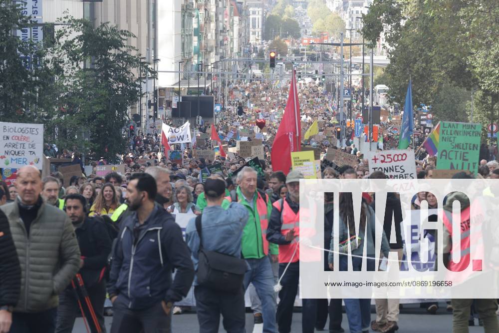 This image shows the Climate March 2026, organized by the Climate Coalition, in Brussels, on Sunday 11 October 2026. The Climate Coalition demands the federal and regional governments to stop subsidizing polluting industrial activities in Belgium and levy higher taxes on these companies. NICOLASxMAETERLINCK 189447098