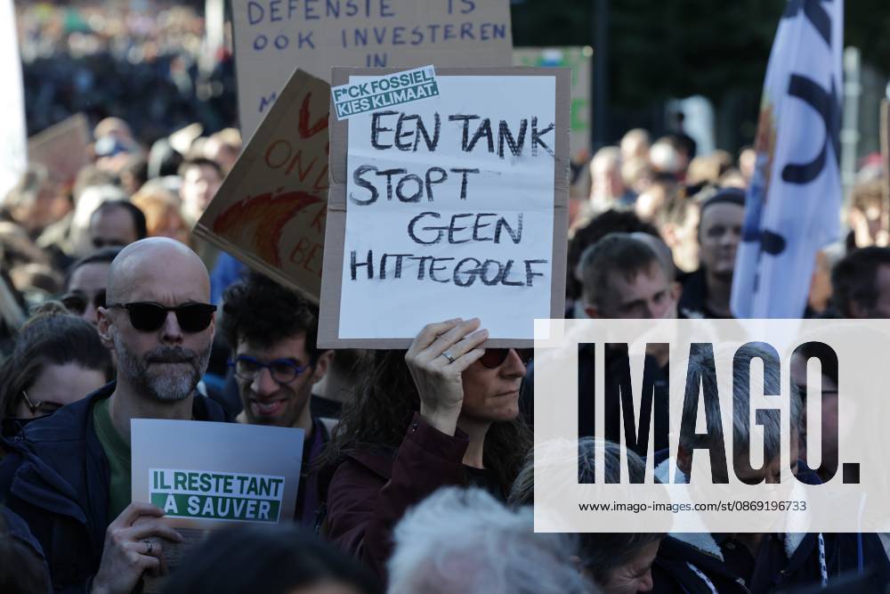 This image shows the Climate March 2026, organized by the Climate Coalition, in Brussels, on Sunday 11 October 2026. The Climate Coalition demands the federal and regional governments to stop subsidizing polluting industrial activities in Belgium and levy higher taxes on these companies. NICOLASxMAETERLINCK 189452798