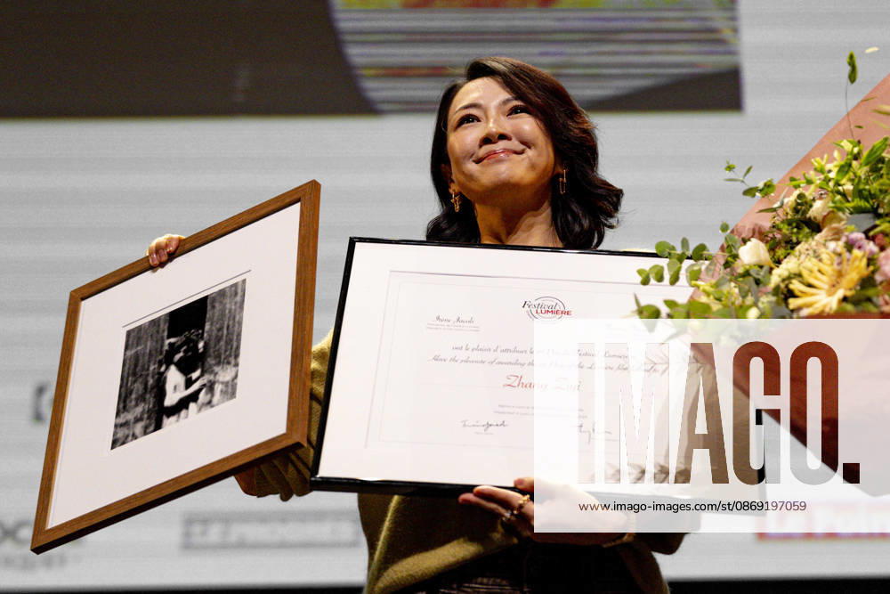 PEOPLE: Festival Lumiere - Lyon 11 10 2026 Zhang Ziyi receives the Lumiere Award, as well as a still from a film directed by the Lumiere brothers at the 18th Lumiere Film Festival Lumiere in Lyon (France) on October 11, 2026. Photo by Sandrine Thesillat PsNewZ