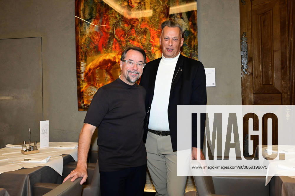 Jan Josef Liefers und Jens Christian Wittig bei der Vernissage Goldener Reigen von Jens Christian Wittig im Kastenmeiers im Taschenbergpalais. Dresden