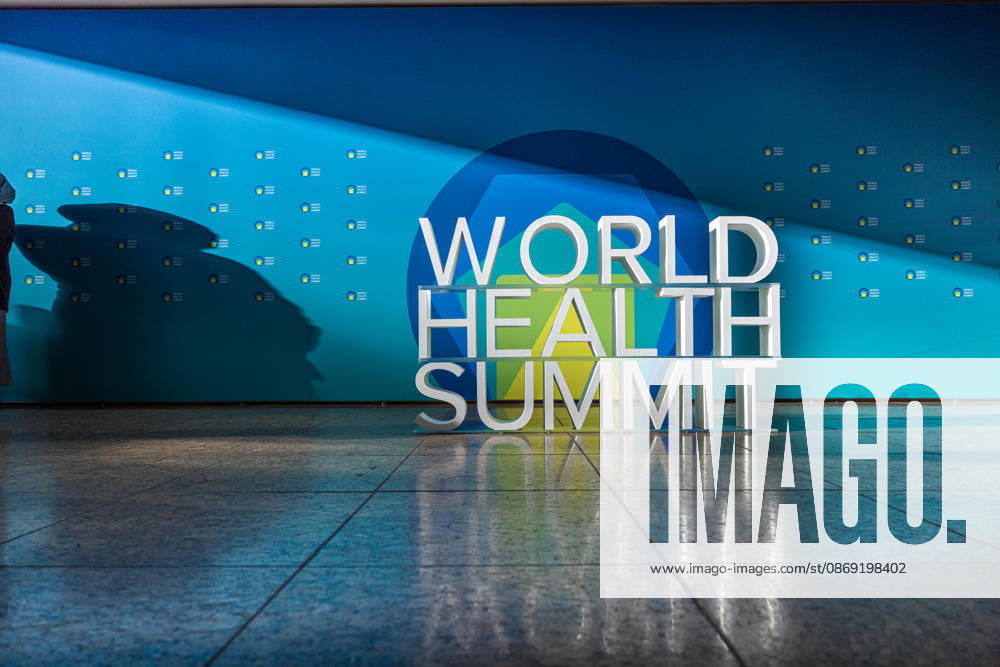 World Health Summit 2026 globalen Gesundheitspolitik. Deutschland, Berlin am 11. Oktober 2026: Ein 3D-Schriftzug des World Health Summit in dem Berliner Hotel InterContinental, in dem der internationale Gesundheitsgipfel stattfindet.