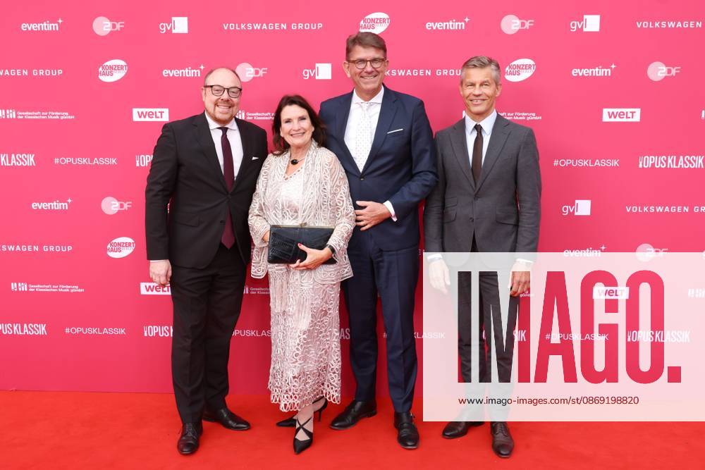 First Steps Award 2026 Dr. Clemens Trautmann, Christiane Goetz-Weimer, Wolfram Weimer, Frank Briegmann Opus Klassik 2026, Konzerthaus Berlin, Berlin, Datum: 11.10.2026