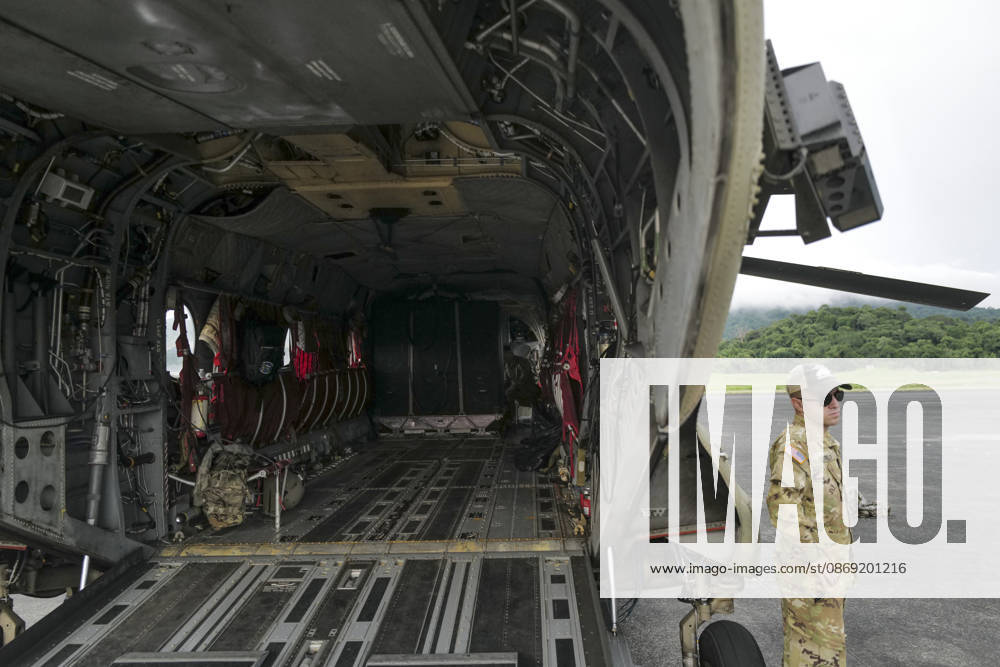 US military personnel organize humanitarian aid supplies in Panama PANAMA PACIFICO, PANAMA - OCTOBER 11: U.S. Armed Forces personnel are seen on the runway at Panama Pacifico International Airport in Panama on October 11, 2026. The U.S. Southern Command is supporting humanitarian relief operations following a 7.7-magnitude earthquake that struck Panama on Friday. Mauricio Valenzuela Anadolu Panama Pacifico Panama. Editorial use only. Please get in touch for any other usage.