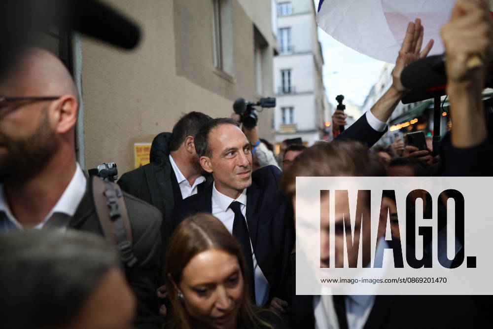 Announcement of the result for the first round of Socialist and Democratic Left primary - Paris Candidate in the Socialist (PS) and centre-left Place Publique (PP) parties primary Raphael Glucksmann arrives after the announcement of the result for the first round of voting in the primary organized by the Socialist Party, Place Publique (PP), and the Republican and Socialist Left, ahead of France s 2027 presidential election, at Solaris in Paris, France on October 11, 2026. Candidate in the Socialist (PS) and centre-left Place Publique (PP) parties primary ahead of France s 2027 presidential election and MEP Raphaël Glucksmann was elected on October 11 2026. Photo by Raphael Lafargue ABACAPRESS.COM Paris France