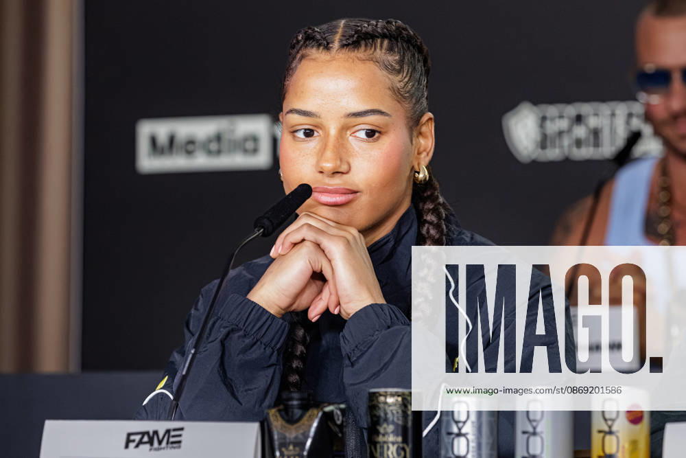 Essen. Brenda Brinkmann bei der Pressekonferenz zum Fame Fighting 4 Promiboxen. Essen Atlantic Hotel Nordrhein-Westfalen Deutschland