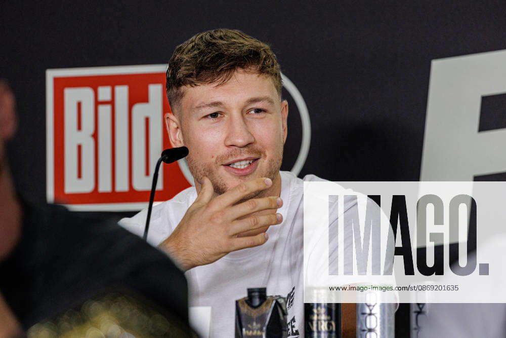 Essen. Oliver Ginkel bei der Pressekonferenz zum Fame Fighting 4 Promiboxen. Essen Atlantic Hotel Nordrhein-Westfalen Deutschland