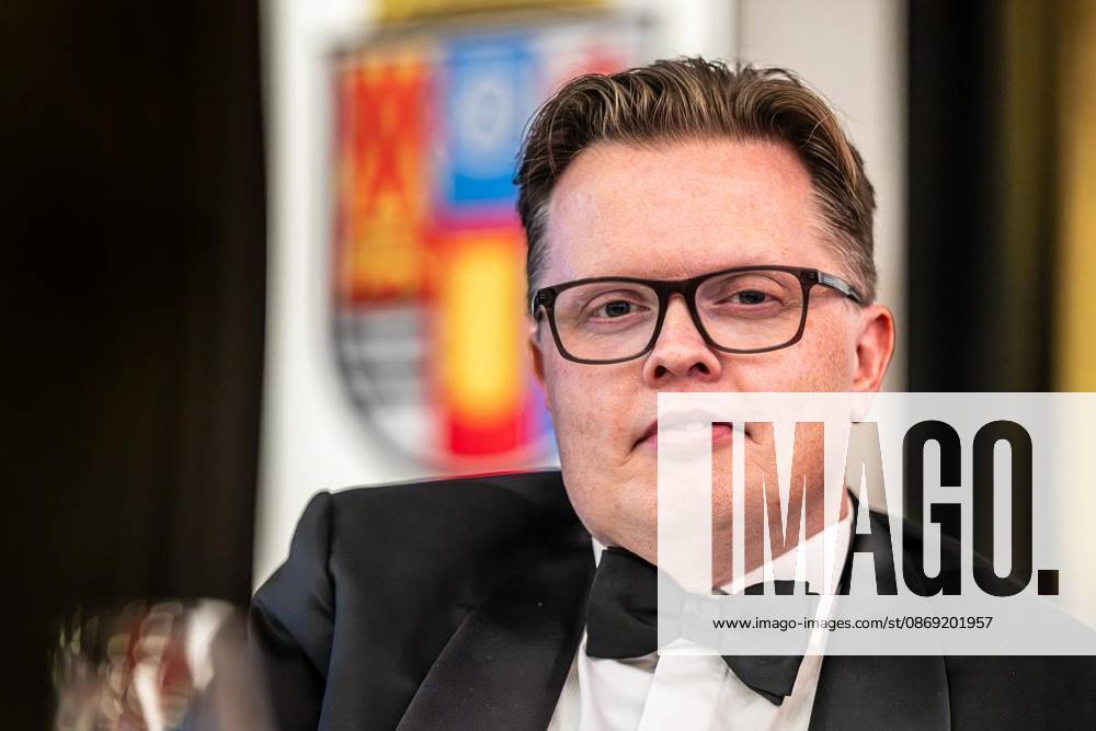 Der Musiker Angelo Kelly war am Sonntag, 11.10.2026, Gast bei der Verleihung der Ehrenbürgerschaft an Helge Schneider in der Stadthalle Mülheim an der Ruhr. Deutschland NRW Mülheim an der Ruhr