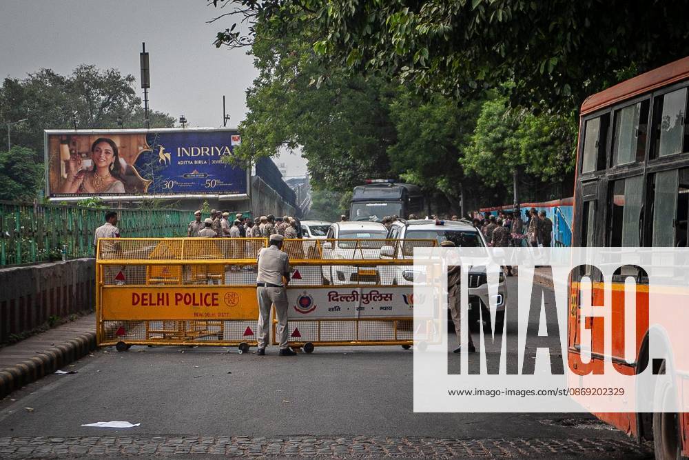 Protest to demand resignation of India s chief election commissioner in New Delhi NEW DELHI, INDIA - OCTOBER 11: Indian police officers take security measures during a mass protest organized by the Cockroach Janta Party (CJP) in New Delhi, India on October 11, 2026. Demonstrators gathered to demand the resignation of Chief Election Commissioner Gyanesh Kumar over alleged electoral roll irregularities and revisions. Yousuf Sarfaraz Anadolu New Delhi India. Editorial use only. Please get in touch for any other usage.