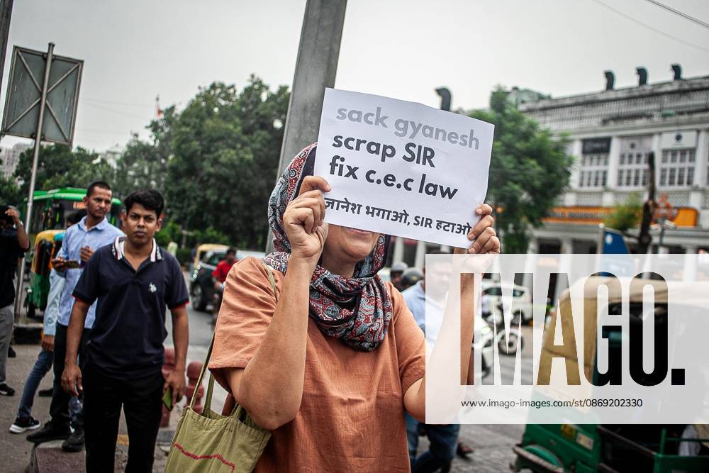 Protest to demand resignation of India s chief election commissioner in New Delhi NEW DELHI, INDIA - OCTOBER 11: Demonstrators gather to demand the resignation of Chief Election Commissioner Gyanesh Kumar over alleged electoral roll irregularities and revisions in New Delhi, India on October 11, 2026. Yousuf Sarfaraz Anadolu New Delhi India. Editorial use only. Please get in touch for any other usage.