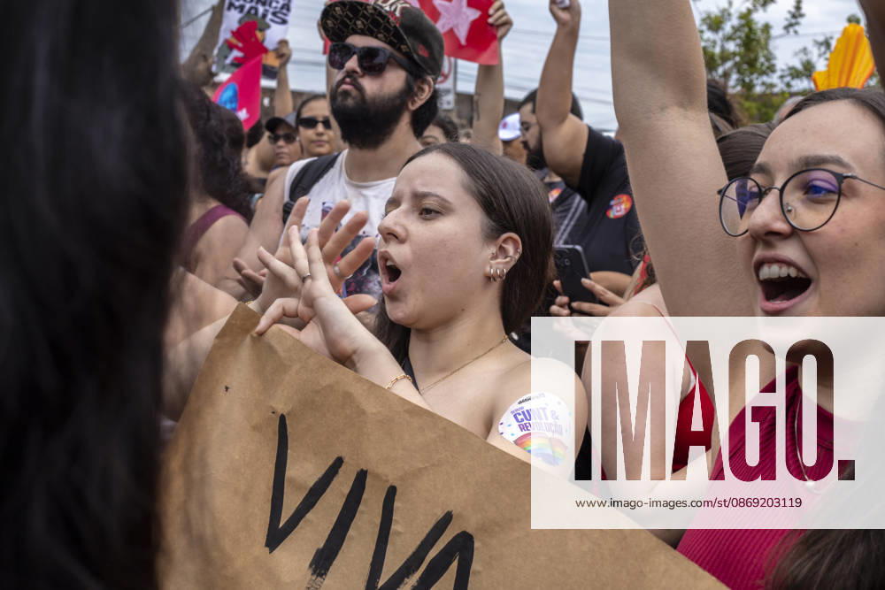 MARiLIA, SP - 11.10.2026: APOIADORES DE LULA FAZEM ATO EM MARiLIA - Supporters of presidential reelection candidate Luiz Inacio Lula da Silva held the "Act for Democracy" in the central region of Marilia, in the interior of the state of Sao Paulo, this Sunday (11). Demonstrators walked carrying flags and posters along Avenida Sampaio Vidal, the main road in the municipality, in a mobilization aimed at the second round campaign of the 2026 Elections. x3029155x AlfxRibeiro