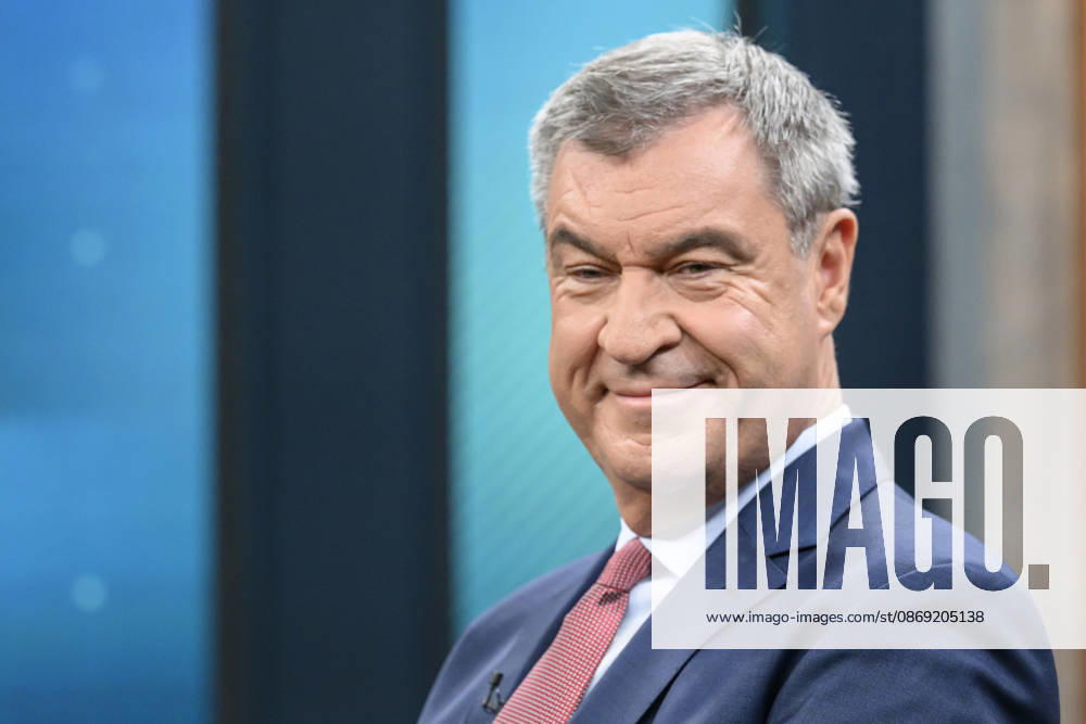 Im Bild v.l.: Markus Söder, Ministerpräsident Bayern, CSU, GER, Berlin, Studio, zu Gast bei - Caren Miosga, Polittalk, TV, Format, Das Erste, aus Berlin Adlershof - am Studio 20, Thema: Wie kommt die Regierung aus der Krise, Herr Söder? 11.10.2026,