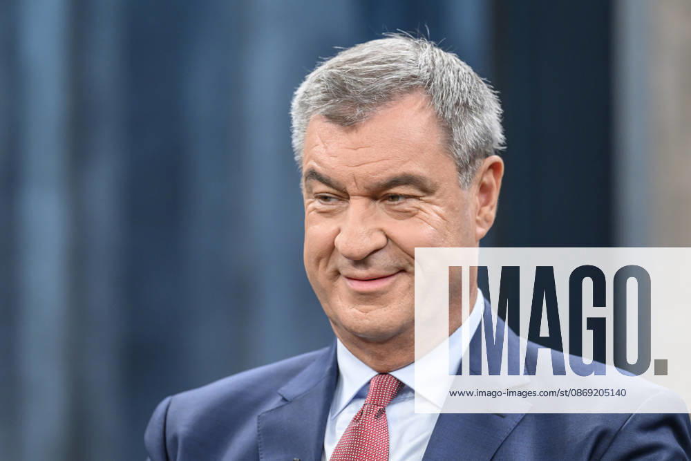 Im Bild v.l.: Markus Söder, Ministerpräsident Bayern, CSU, GER, Berlin, Studio, zu Gast bei - Caren Miosga, Polittalk, TV, Format, Das Erste, aus Berlin Adlershof - am Studio 20, Thema: Wie kommt die Regierung aus der Krise, Herr Söder? 11.10.2026,