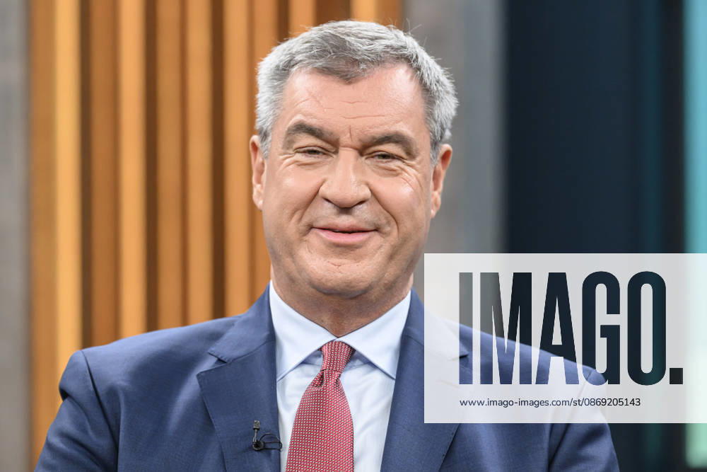 Im Bild v.l.: Markus Söder, Ministerpräsident Bayern, CSU, GER, Berlin, Studio, zu Gast bei - Caren Miosga, Polittalk, TV, Format, Das Erste, aus Berlin Adlershof - am Studio 20, Thema: Wie kommt die Regierung aus der Krise, Herr Söder? 11.10.2026,