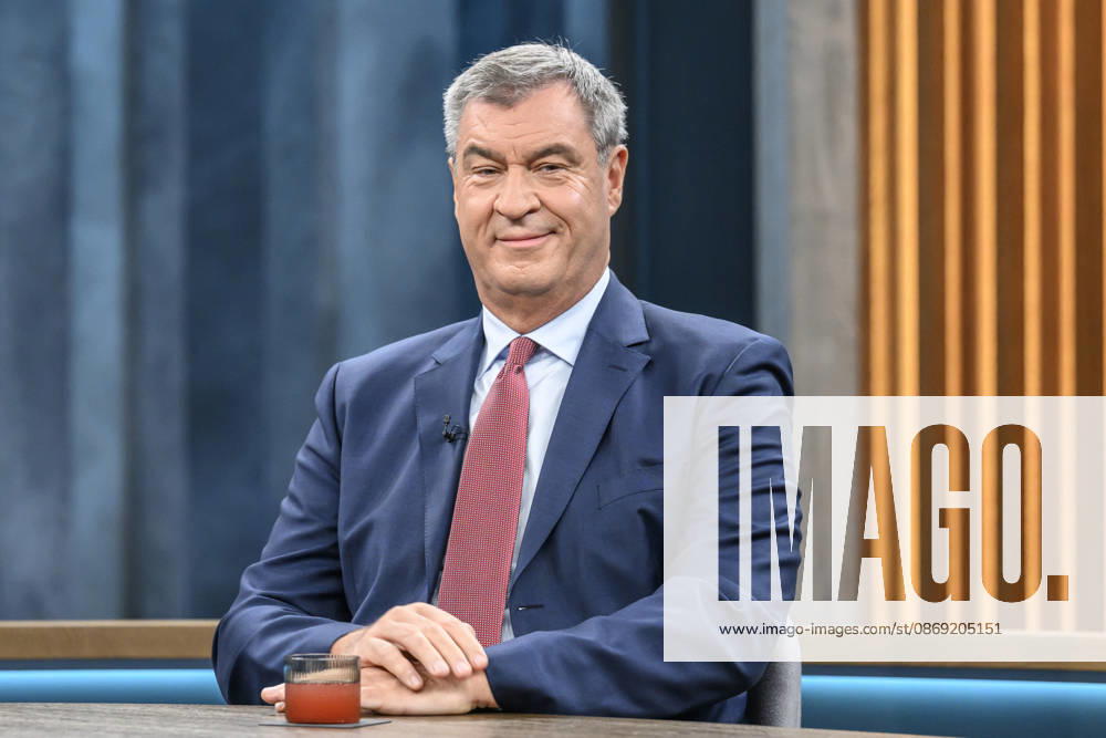 Im Bild v.l.: Markus Söder, Ministerpräsident Bayern, CSU, GER, Berlin, Studio, zu Gast bei - Caren Miosga, Polittalk, TV, Format, Das Erste, aus Berlin Adlershof - am Studio 20, Thema: Wie kommt die Regierung aus der Krise, Herr Söder? 11.10.2026,