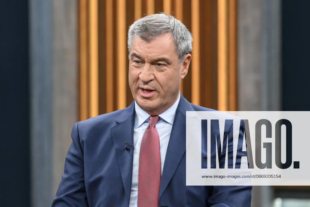 Im Bild v.l.: Markus Söder, Ministerpräsident Bayern, CSU, GER, Berlin, Studio, zu Gast bei - Caren Miosga, Polittalk, TV, Format, Das Erste, aus Berlin Adlershof - am Studio 20, Thema: Wie kommt die Regierung aus der Krise, Herr Söder? 11.10.2026,
