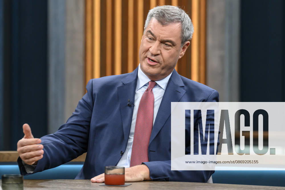 Im Bild v.l.: Markus Söder, Ministerpräsident Bayern, CSU, GER, Berlin, Studio, zu Gast bei - Caren Miosga, Polittalk, TV, Format, Das Erste, aus Berlin Adlershof - am Studio 20, Thema: Wie kommt die Regierung aus der Krise, Herr Söder? 11.10.2026,
