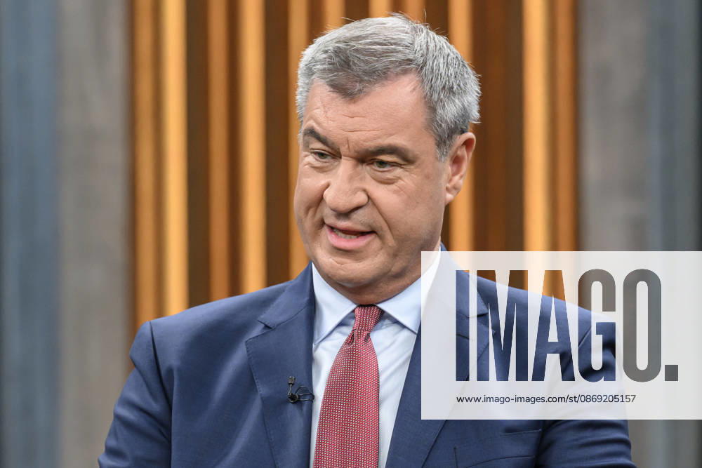 Im Bild v.l.: Markus Söder, Ministerpräsident Bayern, CSU, GER, Berlin, Studio, zu Gast bei - Caren Miosga, Polittalk, TV, Format, Das Erste, aus Berlin Adlershof - am Studio 20, Thema: Wie kommt die Regierung aus der Krise, Herr Söder? 11.10.2026,