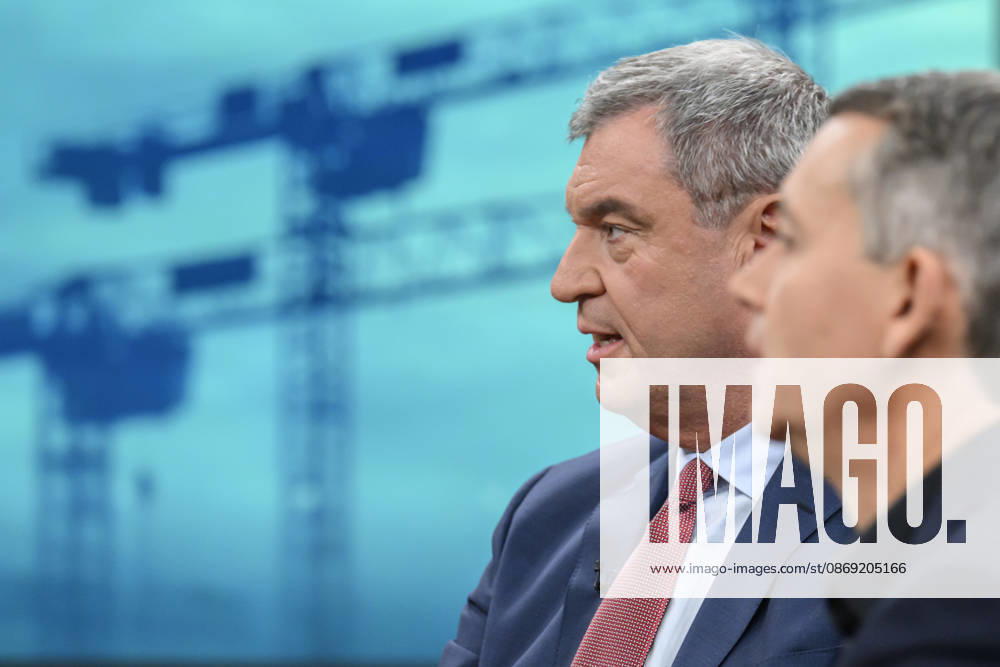 Im Bild v.l.: Markus Söder, Ministerpräsident Bayern, CSU, GER, Berlin, Studio, zu Gast bei - Caren Miosga, Polittalk, TV, Format, Das Erste, aus Berlin Adlershof - am Studio 20, Thema: Wie kommt die Regierung aus der Krise, Herr Söder? 11.10.2026,